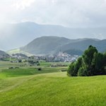Kastelruth ist in eine malerische Landschaft eingebettet