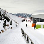 Von der Bergstation folgt man zunächst dem breiten Wanderweg in Richtung Ochsenalm