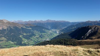 Unser Blick schweift über Sterzing und seine Umgebung