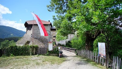 Schloss Rodenegg zählt zu den größten Wehrburgen Südtirols