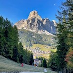 Mit Blick auf den Sassongher nach Corvara