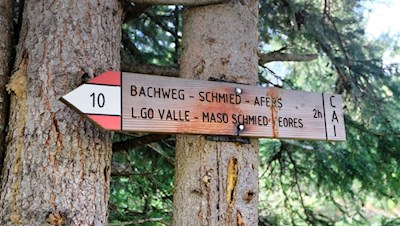 Der Bachweg ist bestens ausgeschildert