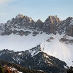 Neben uns erheben sich die anmutigen Spitzen der Aferer Geisler