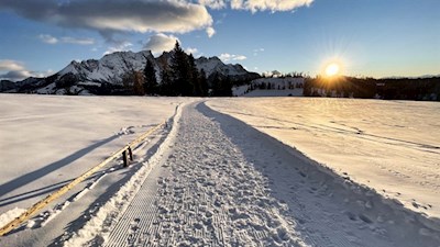 Neben uns erhebt sich der Latemar