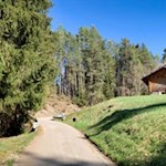 Vom Ansitz Fonteklaus folgen wir der asphaltierten Straße nach unten