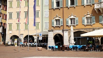 Die Piazza III Novembre