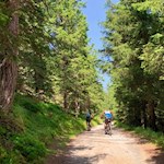 Auch Mountainbiker zieht es zur Anratterhütte