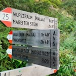 Der Anstieg zur Kerschbaumeralm ist mit 1:20 h ausgeschildert