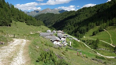 Die idyllische Vallmingalm auf dem Rosskopf