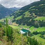 Der Mühlwalder Stausee liegt uns nun zu Füßen