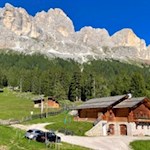 Ochsenhütte-am-Fuße-des-Rosengarten