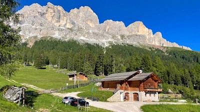 Ochsenhütte am Fuße des Rosengarten