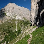 Der Günther-Messner-Steig nähert sich zusehends dem Peitlerkofel