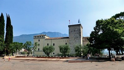 Heute birgt die Rocca di Riva das Stadtmuseum