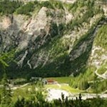 Von atemberaubenden Gipfeln umgeben, das Berggasthaus Pederü