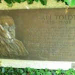 Carl-Toldt-Gedenktafel am Beginn des gleichnamigen Weges