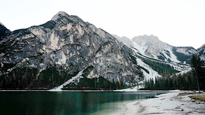 Am Westufer des Pragser Wildsees