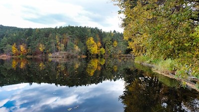 Der Wolfsgrubener See zählt zu den saubersten Badeseen Italiens