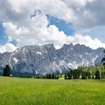 Ausblick-von-der-Heinzen-Alm-auf-den-Latemar