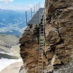 Leiter auf dem Weg zur Amthorspitze