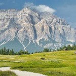 Through idyllic meadows to the Pralongia mountain hut