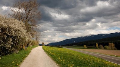 Wandern vom Issinger Weiher nach Pfalzen
