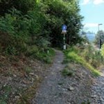 Am linken Straßenrand steigt man in die Karlspromenade ein