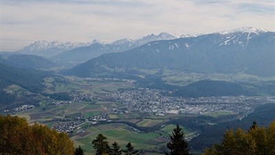 Ausblick vom Kofler am Kofl auf Bruneck und die Sextner Dolomiten