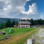 Hinter der Gasserhütte zweigt der Rundweg Sam ab