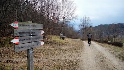 Spaziergang auf dem Völser Rundweg