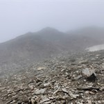 Selbst bei Nebel ist der Weg auf die Wilde Kreuzspitze berückend