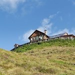 Die einladende Bonner Hütte zur Füßen des Toblacher Pfannhorn