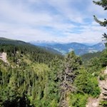 Unterwegs öffnen sich schöne Ausblicke