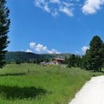 Eingebettet in eine bukolische Landschaft, Moar in Plun