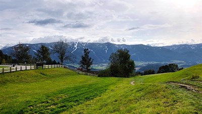 Durch aussichtsreiche Weidewiesen zum Berggasthaus Amaten
