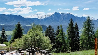 Ausblick von der Sonnenterrasse in Briol