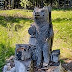 Kleiner Holzbär unterhalb der Leadner Alm