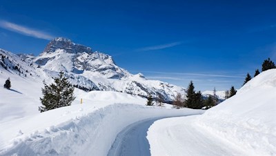 Sanft schlängelt sich der Winterweg durch die Plätzwiese