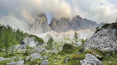 Sul sentiero Adolf Munkel si aprono splendide viste sulle Odle