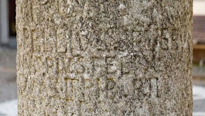Römischer Meilenstein in St. Lorenzen
