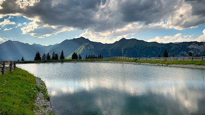 Selbst das Speicherbecken nahe der Rinneralm fügt sich in die idyllische Natur ein