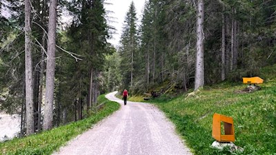 Sanft zieht sich der Tru di artisc nach St. Kassian