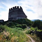 Hoch über dem Kalterer See erhebt sich die Leuchtenburg