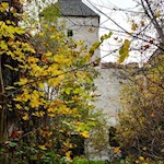 Mitten im Wald thront die geheimnisvolle Kehlburg