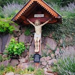 Flurkreuze säumen den Weg nach Tagusens