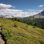 Der Blick auf den Peitlerkofel begleitet uns beinahe während der ganzen Wanderung