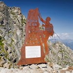 Unterhalb des Gipfels zweigt der Klettersteig auf den Großen Ifinger ab