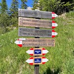 Der Anstieg auf den Vajolonpass ist mit 2:50 h ausgeschildert