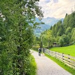 Der Dorfrundweg Luttach ist wie gemacht für einen Ausflug mit Hunden