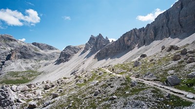 Zu Füßen des Paternkofel zur Drei Zinnen Hütte